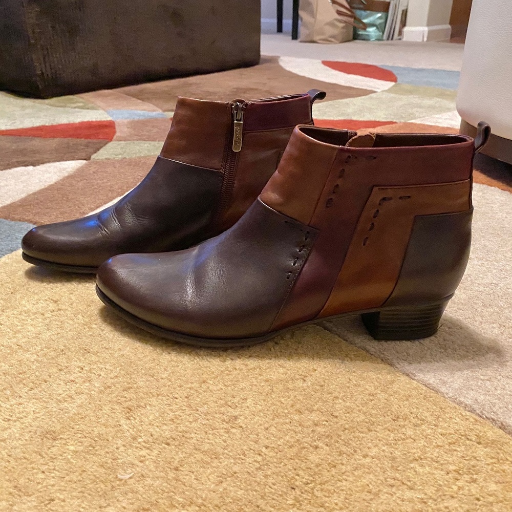 BRAND NEW Regarde le Ciel Leather Multicolor Patchwork Ankle Boots Size 9/40